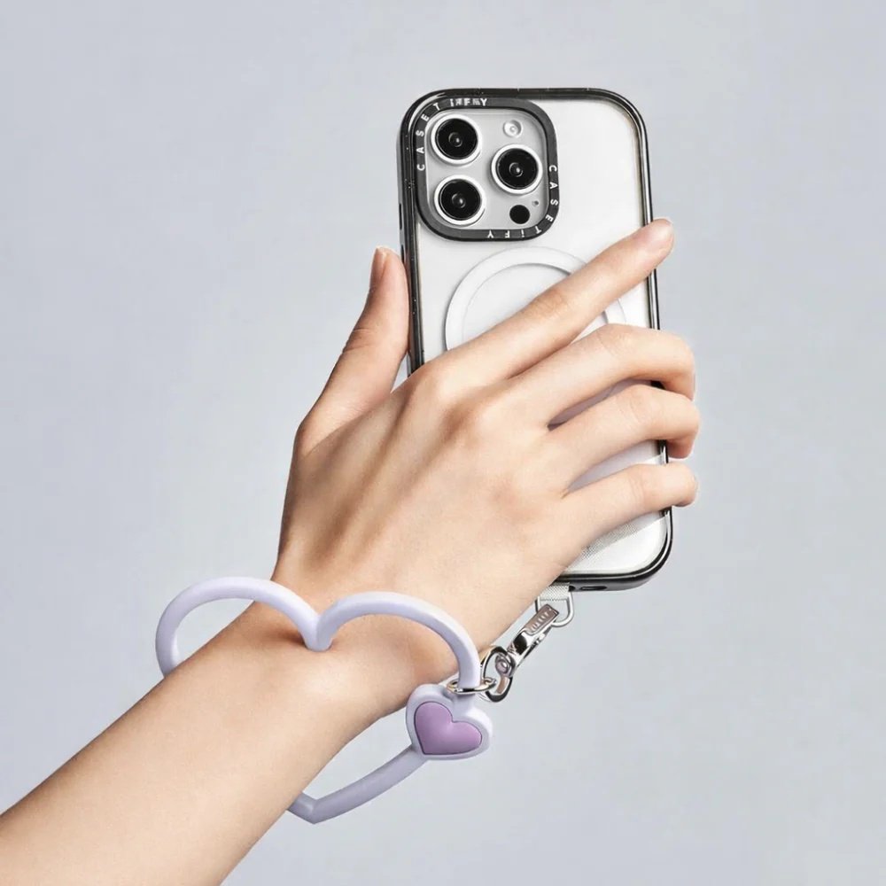 Accesorio Casetify strap de mano corazon celeste