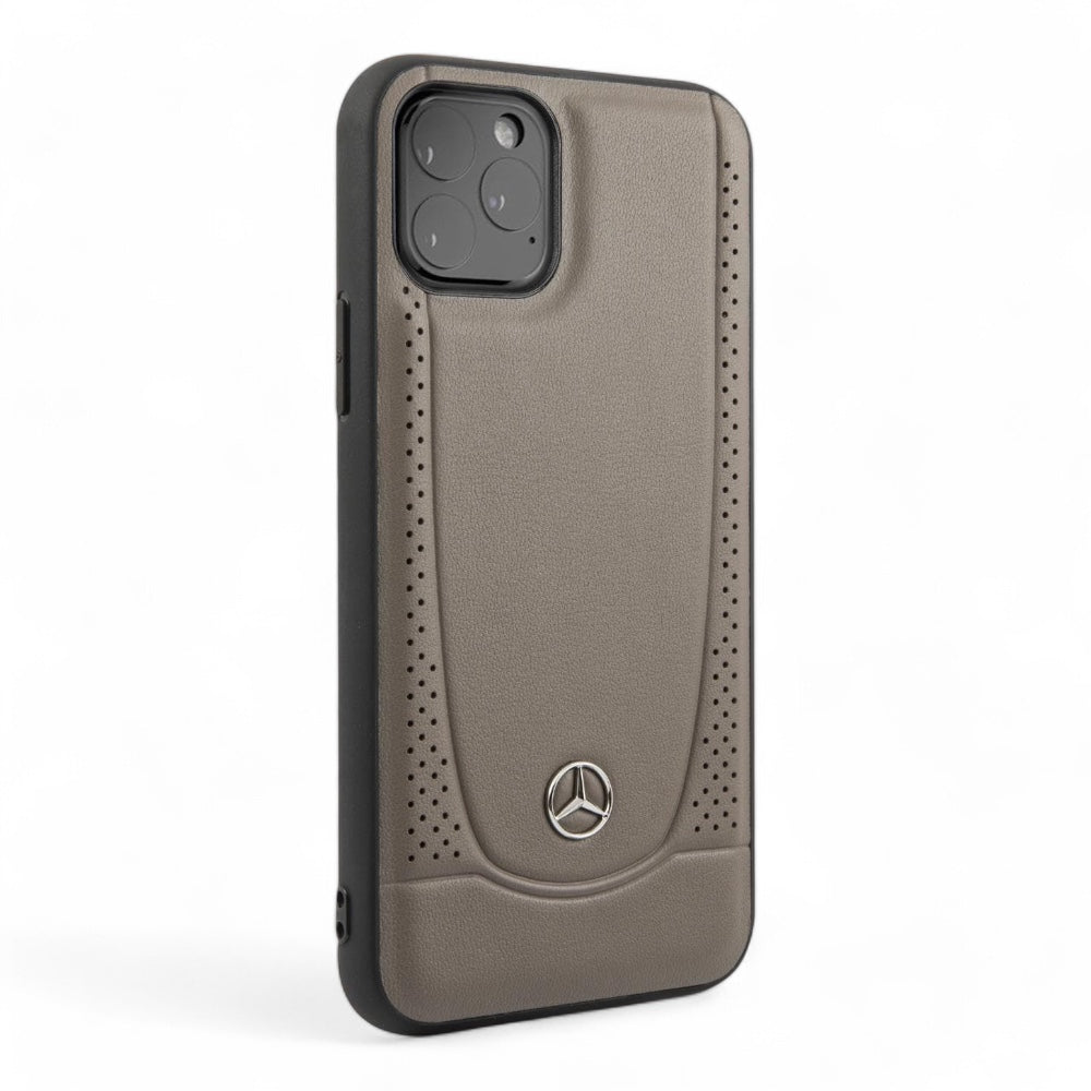 Estuche mercedes - benz hard case iphone 11 - real leather taupe perforated urban collection color beige - TOP MOVIL